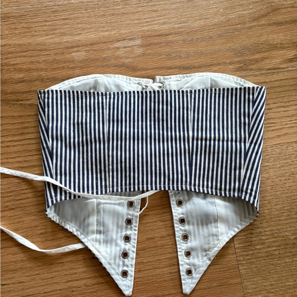 Lioness top - Picture 2 of 7